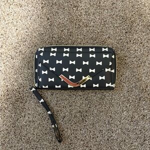 Black and White Bow Pattern Wallet